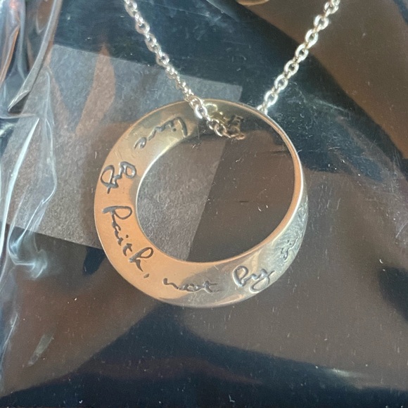 Laurel Elliott - Live By Faith Not By Sight - Silver Mobius Necklace - Picture 2 of 7